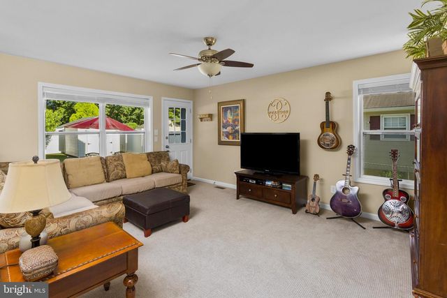 312 SANDALWOOD AVE, Hamilton, NJ 08619