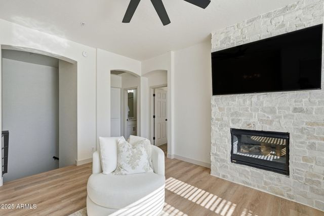 19550 N GRAYHAWK Drive 2060, Scottsdale, AZ 85255