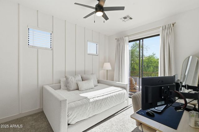 19550 N GRAYHAWK Drive 2060, Scottsdale, AZ 85255