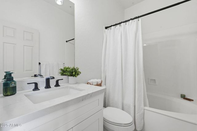 19550 N GRAYHAWK Drive 2060, Scottsdale, AZ 85255