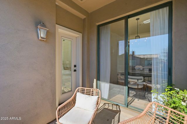 19550 N GRAYHAWK Drive 2060, Scottsdale, AZ 85255