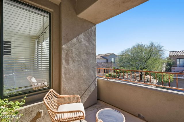 19550 N GRAYHAWK Drive 2060, Scottsdale, AZ 85255