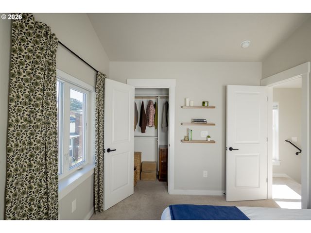 4427 Ne Prescott St B, Portland, OR 97218