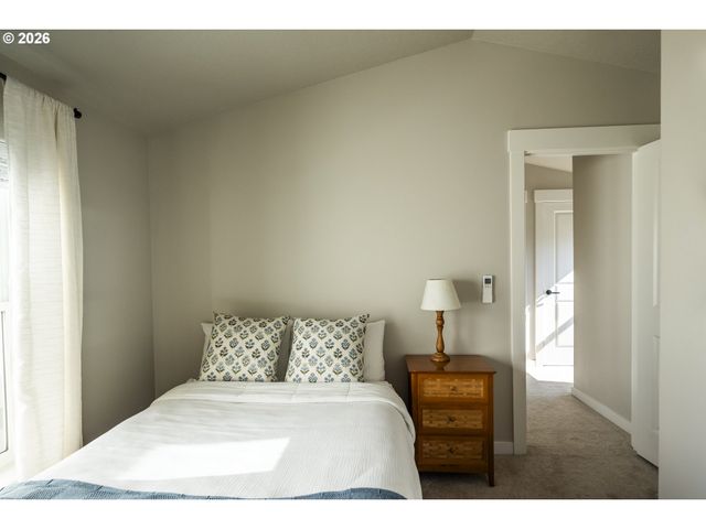 4427 Ne Prescott St B, Portland, OR 97218