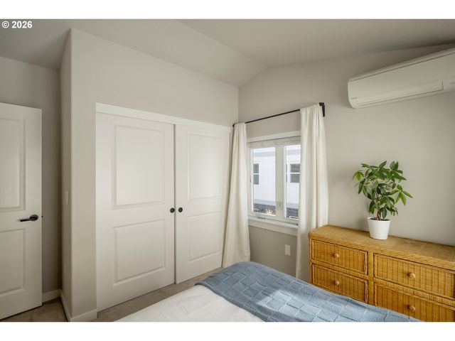 4427 Ne Prescott St B, Portland, OR 97218