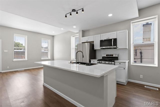 2336 Russell Boulevard, St Louis, MO 63104