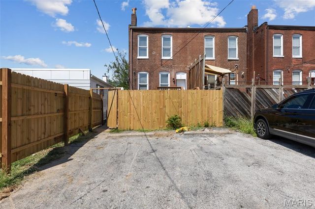 2336 Russell Boulevard, St Louis, MO 63104