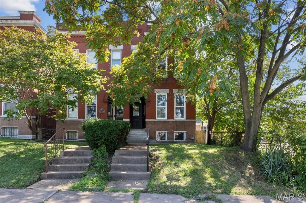 2336 Russell Boulevard, St Louis, MO 63104