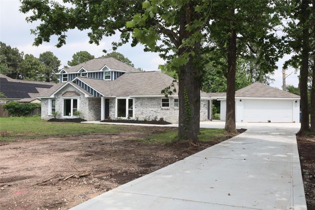 26010 Le Berge Drive, Tomball, TX 77377