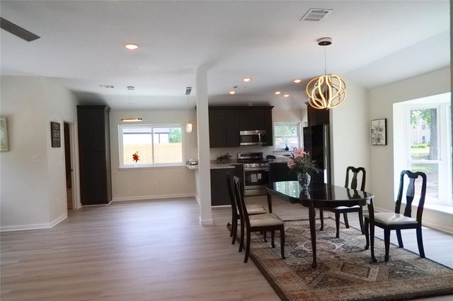 26010 Le Berge Drive, Tomball, TX 77377