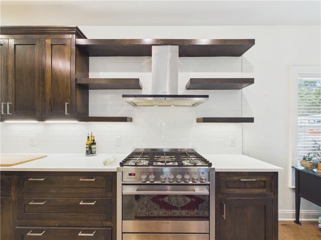 616 2nd Street, Bentonville, AR 72712