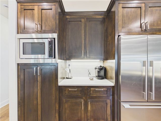 616 2nd Street, Bentonville, AR 72712