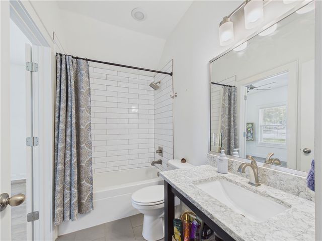 616 2nd Street, Bentonville, AR 72712