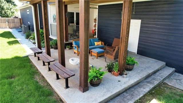 616 2nd Street, Bentonville, AR 72712