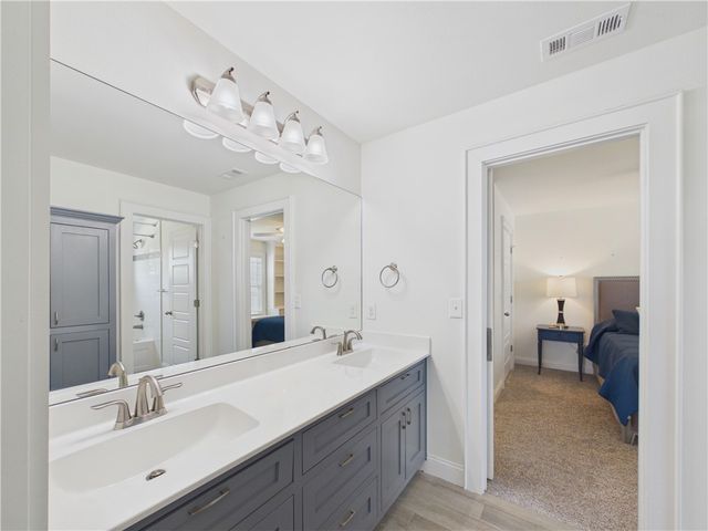 616 2nd Street, Bentonville, AR 72712