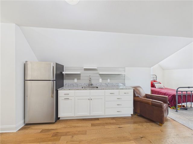 616 2nd Street, Bentonville, AR 72712