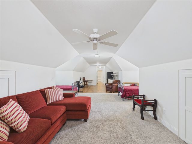 616 2nd Street, Bentonville, AR 72712