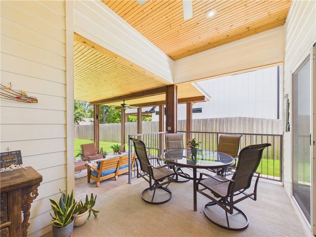 616 2nd Street, Bentonville, AR 72712