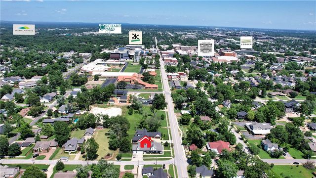 616 2nd Street, Bentonville, AR 72712