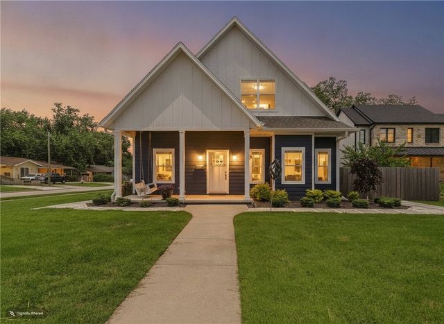 616 2nd Street, Bentonville, AR 72712