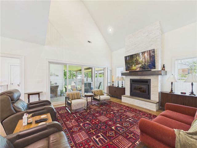 616 2nd Street, Bentonville, AR 72712