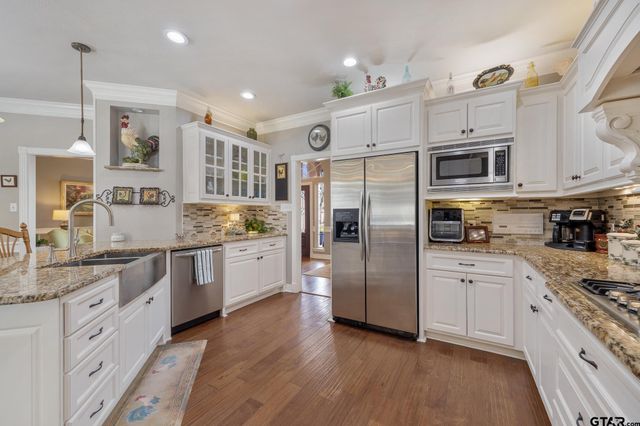 3304 Pebblebrook Dr, Tyler, TX 75707