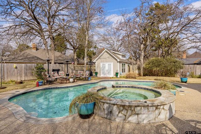 3304 Pebblebrook Dr, Tyler, TX 75707