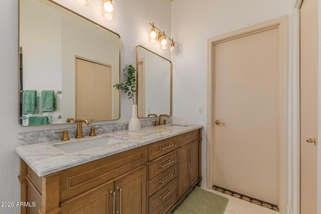 5836 E JENSEN Street, Mesa, AZ 85205