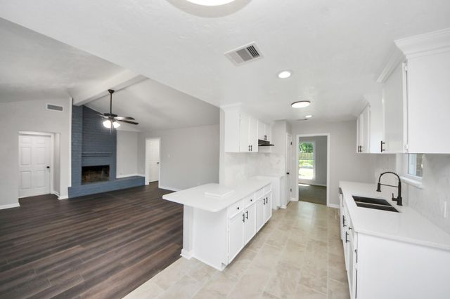 10602 Raydell Drive, Houston, TX 77031