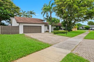 11471 SW 105th Ter, Miami, FL 33176