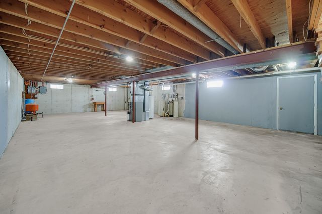 19923 E Grant Highway, Marengo, IL 60152