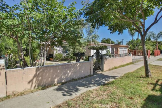 2525 W 10th, Santa Ana, CA 92703
