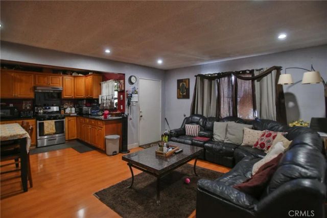 2525 W 10th, Santa Ana, CA 92703