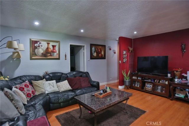 2525 W 10th, Santa Ana, CA 92703