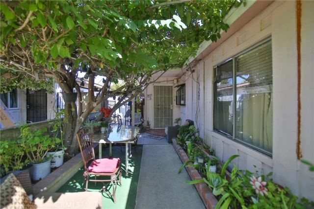 2525 W 10th, Santa Ana, CA 92703