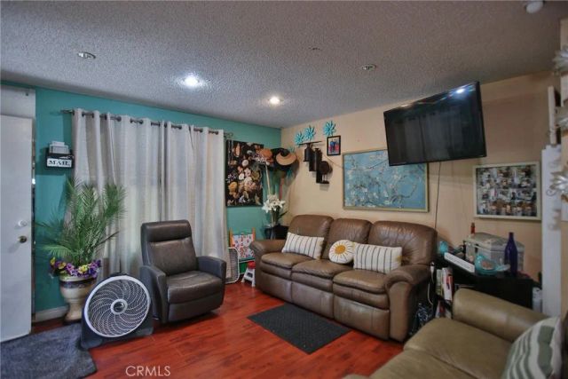 2525 W 10th, Santa Ana, CA 92703