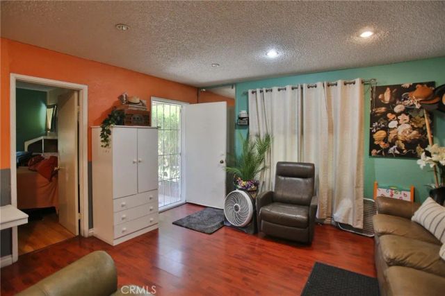 2525 W 10th, Santa Ana, CA 92703