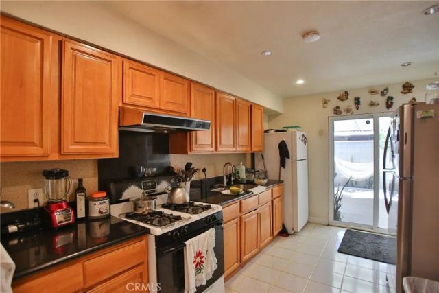 2525 W 10th, Santa Ana, CA 92703