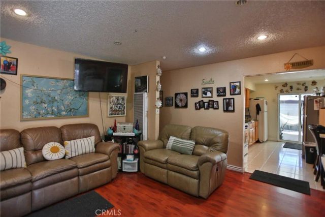 2525 W 10th, Santa Ana, CA 92703