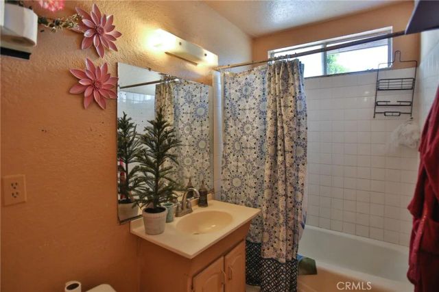 2525 W 10th, Santa Ana, CA 92703