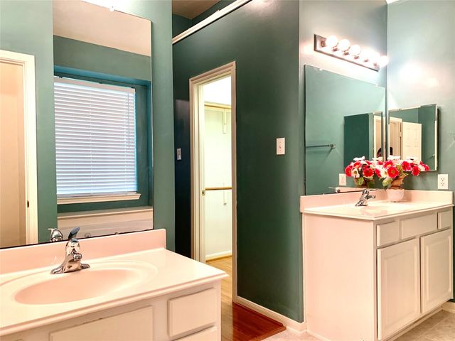 1015 Tennyson Drive, Pearland, TX 77584