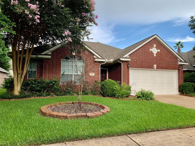 1015 Tennyson Drive, Pearland, TX 77584