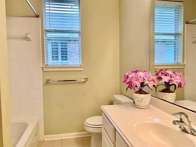 1015 Tennyson Drive, Pearland, TX 77584