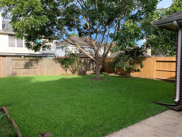 1015 Tennyson Drive, Pearland, TX 77584