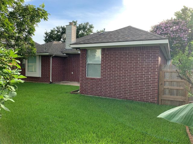 1015 Tennyson Drive, Pearland, TX 77584
