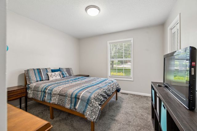 621 Teree Dr, Gallatin, TN 37066
