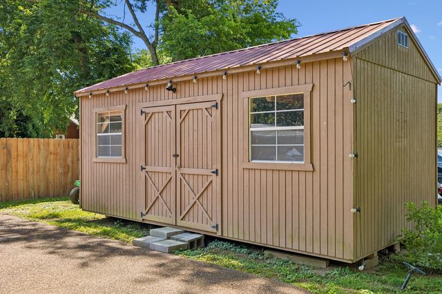 621 Teree Dr, Gallatin, TN 37066