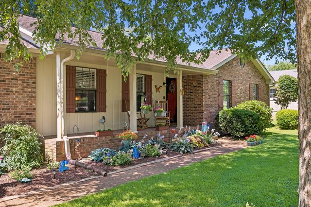 621 Teree Dr, Gallatin, TN 37066