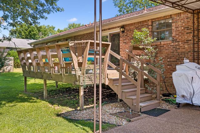 621 Teree Dr, Gallatin, TN 37066