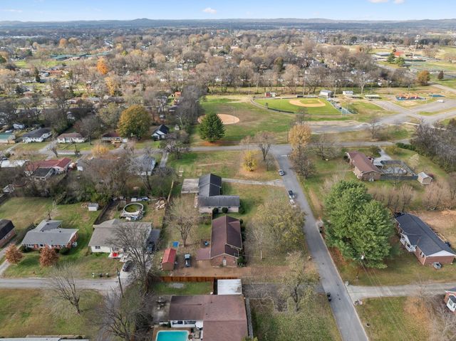 621 Teree Dr, Gallatin, TN 37066